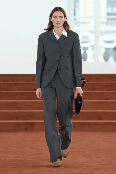 Look 2